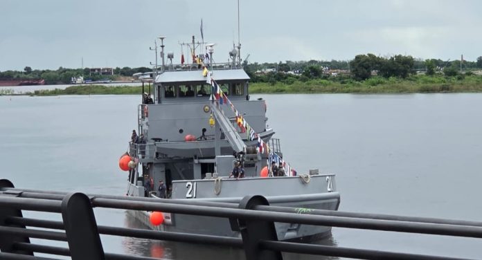 Migraciones facilita controles a tripulación de buques internacionales en Asunción