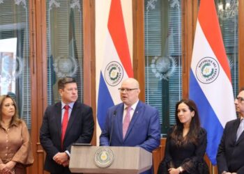Ministro garantiza pago de deudas y recursos para programas que beneficien directamente a la gente