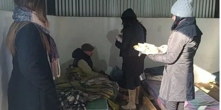 RECUERDAN QUE ESTÁ HABILITADO EL ALBERGUE PARA QUE LAS PERSONAS NO PASEN FRIO