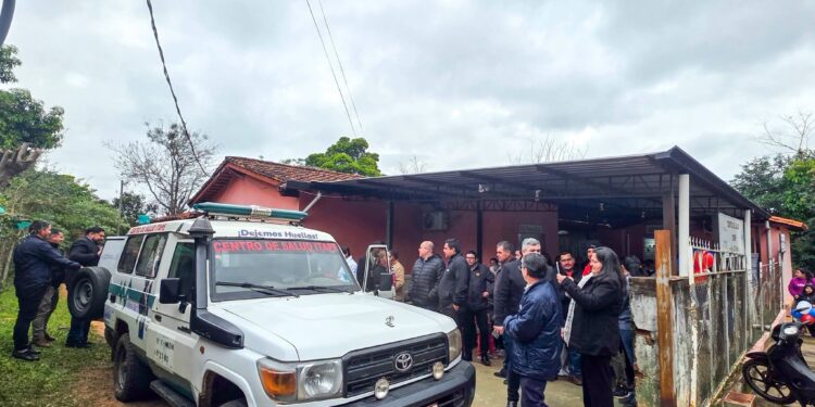 GOBERNACIÓN ENTREGÓ AMBULANCIA AL CENTRO DE SALUD DE ITAPÉ