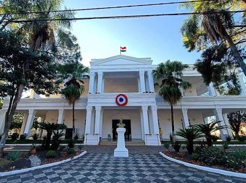 MUNICIPALIDAD NO TIENE DINERO Y MÁQUINAS ESTÁN DESCOMPUESTAS