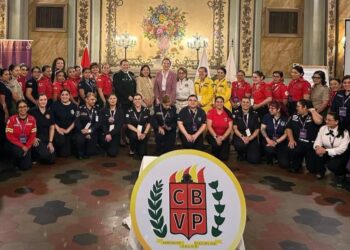 LA DRA. LIZ PERALTA REPRESENTÓ A LOS BOMBEROS DEL PARAGUAY EN EL PROGRAMA DE LIDERAZGO DE LA OBA