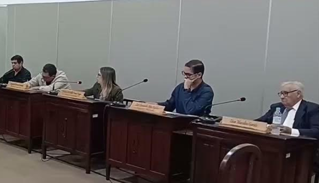 CONCEJALES QUIEREN PARAR INVASIÓN DEL EX PIQUETE MUNICIPAL