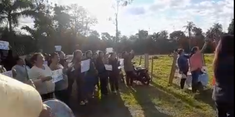 VECINOS PARARON DESALOJO EN BORJA