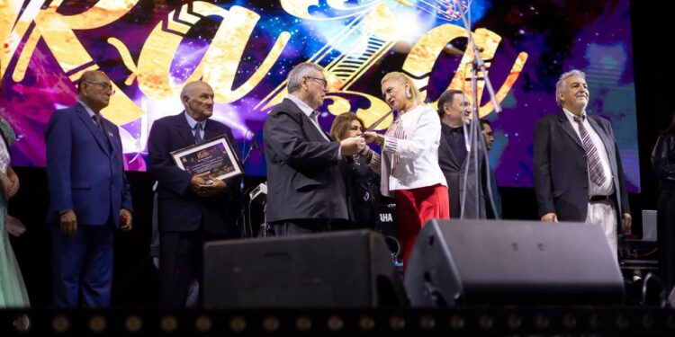 RADIO GUAIRÁ FUE HOMENAJEADO EN EL FESTIVAL DE LA RAZA