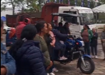 FUNCIONARIOS MUNICIPALES EXIGEN PAGO DE SALARIOS ATRASADOS EN VILLARRICA